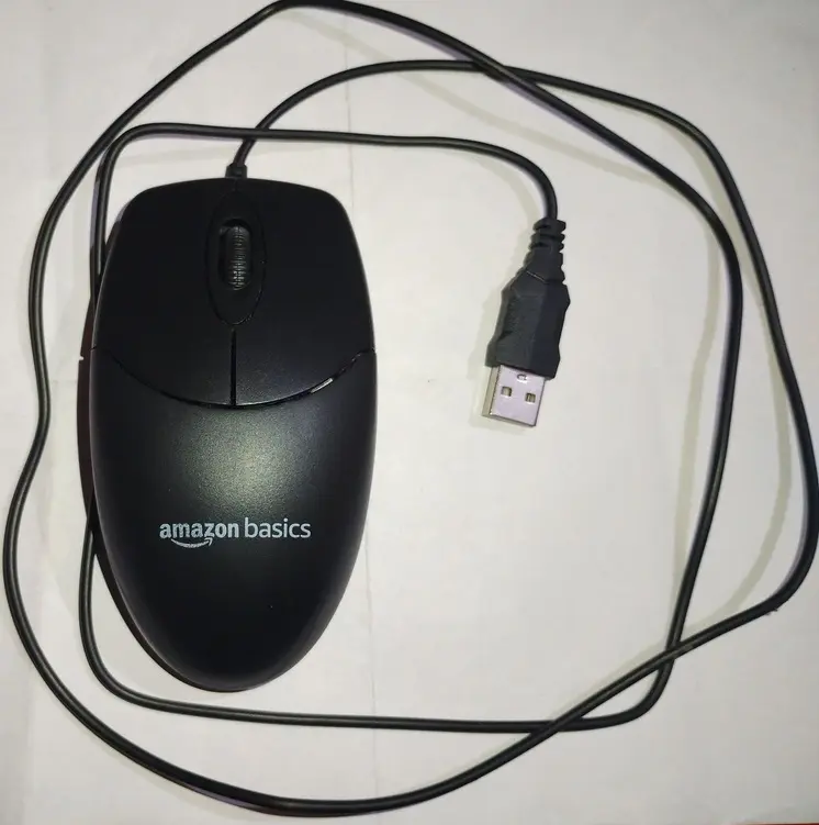 Amazon Basics wired mouse